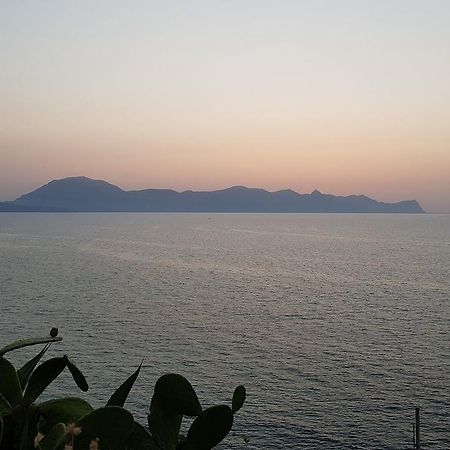 Stanze Del Mare Bed & Breakfast Balestrate Exterior photo