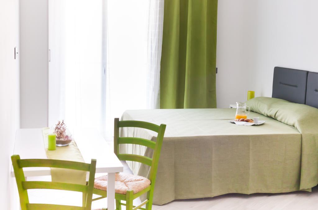 Stanze Del Mare Bed & Breakfast Balestrate Room photo