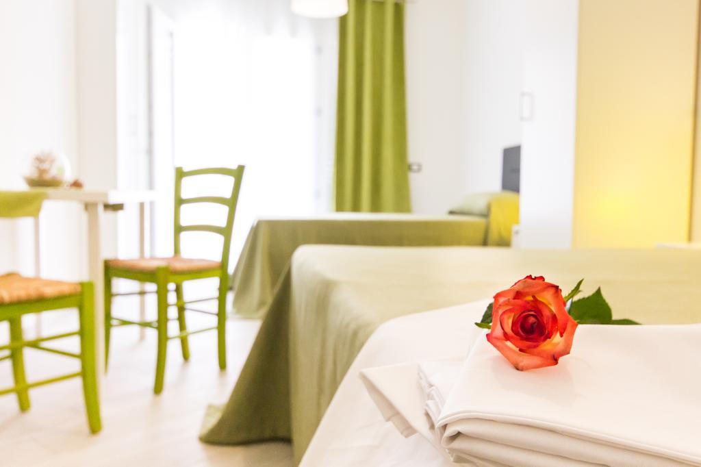 Stanze Del Mare Bed & Breakfast Balestrate Room photo